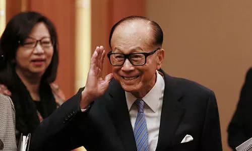 哥哥身家千亿，妹妹70多岁仍在工厂干活，靠双手赚得上亿财富
