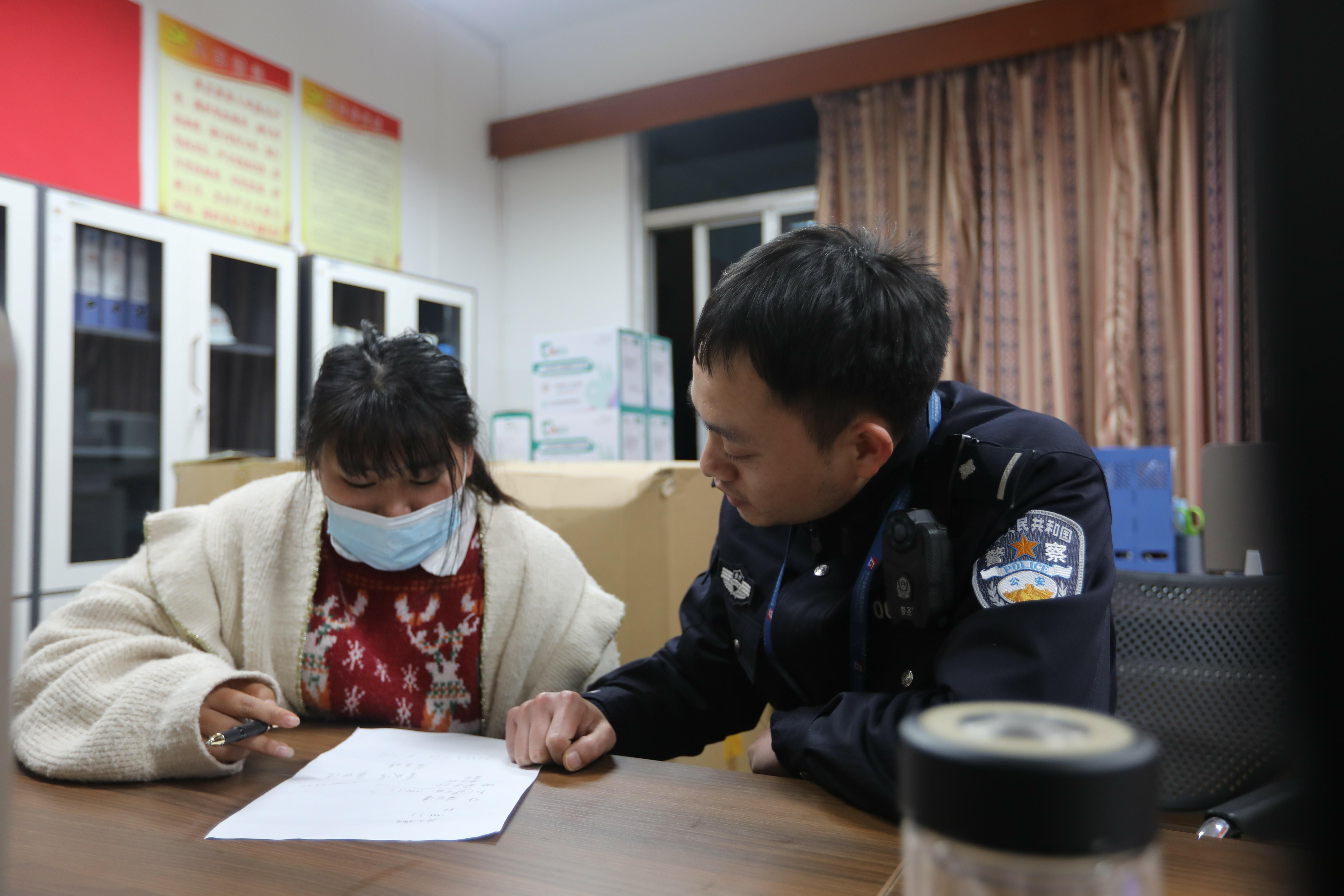 贵阳机场一女子冒用他人身份证登机，民警一查女子很有来历