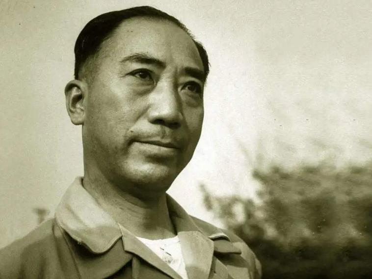 日军女间谍死不供认，戴笠拿出一样新刑具，女