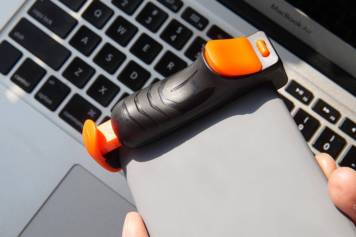 选对外设吃鸡有如神助，简评莱仕达P1手游连点器