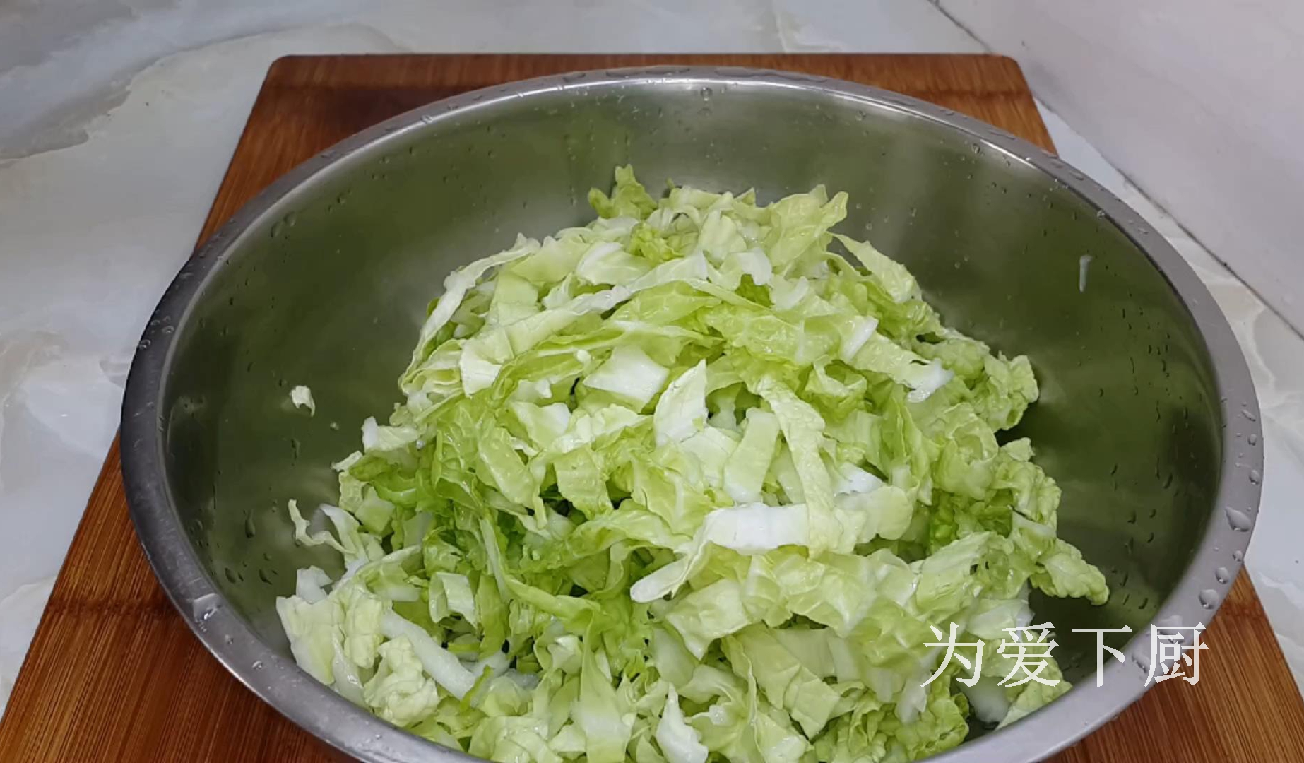 冬天白菜別燉著吃了，鍋裡烙一烙，比包子餃子還香，真的非常好吃