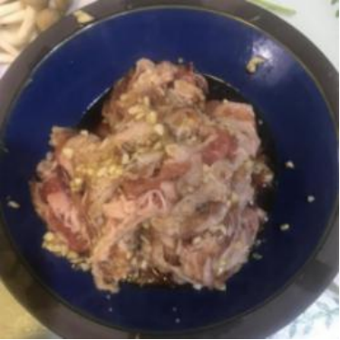 紧实的牛肉搭配嫩滑的豆腐，满满一锅汤，暖心又暖胃
