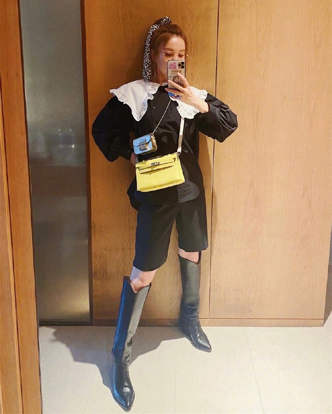 吴昕这衣品怎么又回去了?穿娃娃衫配骑士靴,怪异中有那么一点土