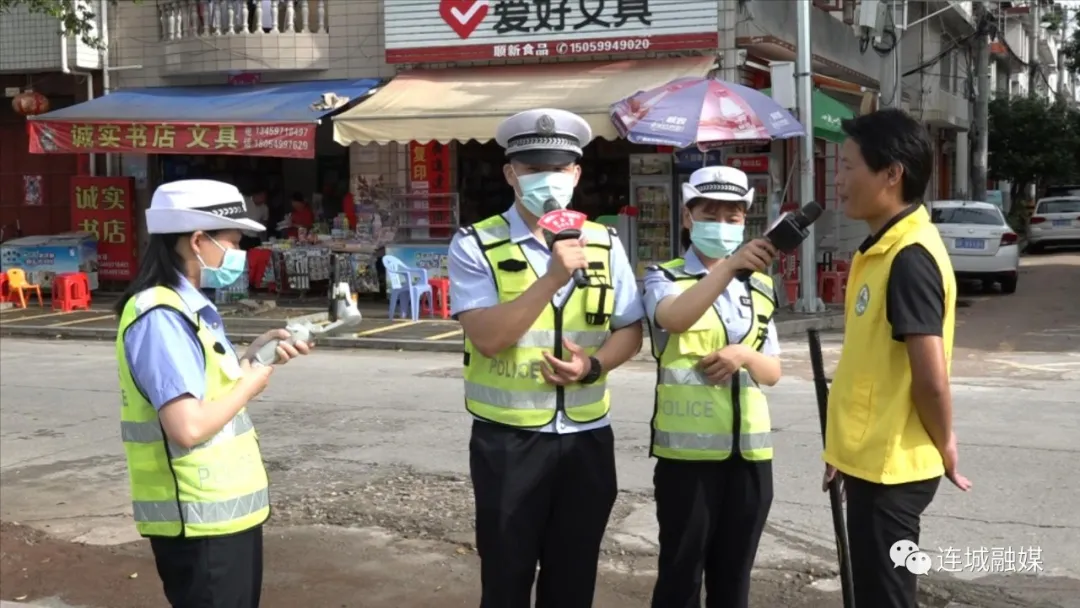 「我為群眾辦實事」連城縣公安局交警大隊開展主題宣傳微直播活動