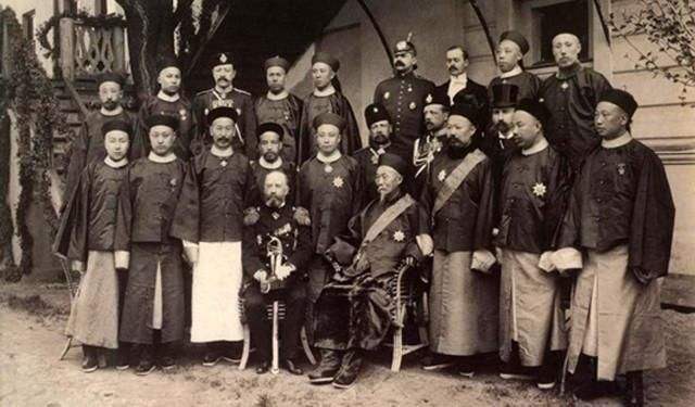 李鸿章曾断言，如中国要发展，则不能轻视这个