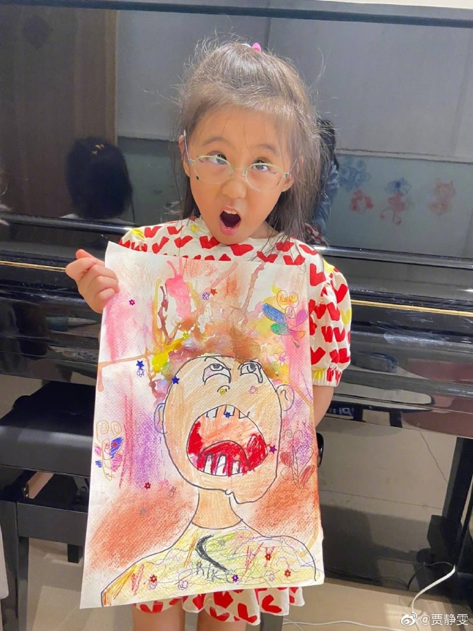 贾静雯下厨做地瓜球，被咘咘表扬：比外面的好吃