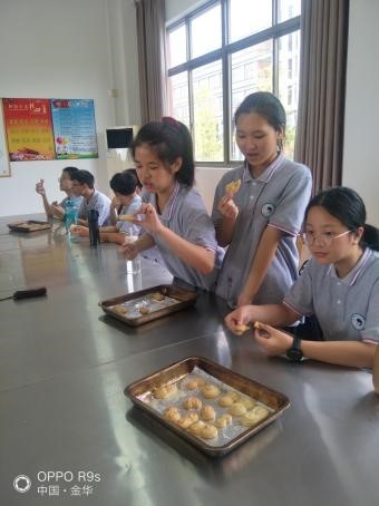 求“学思践悟”人生体验 做“知行合一”汤中学子