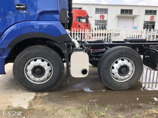 比8X4车型多拉1.2吨货，江淮格尔发K5W 8X2载货车拉