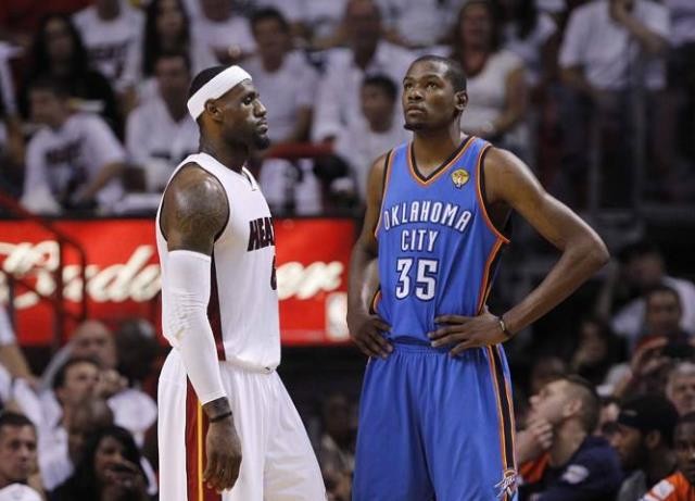 25岁以下带队进总决！NBA近15年只有5位巨星，布克有望复刻闪电侠