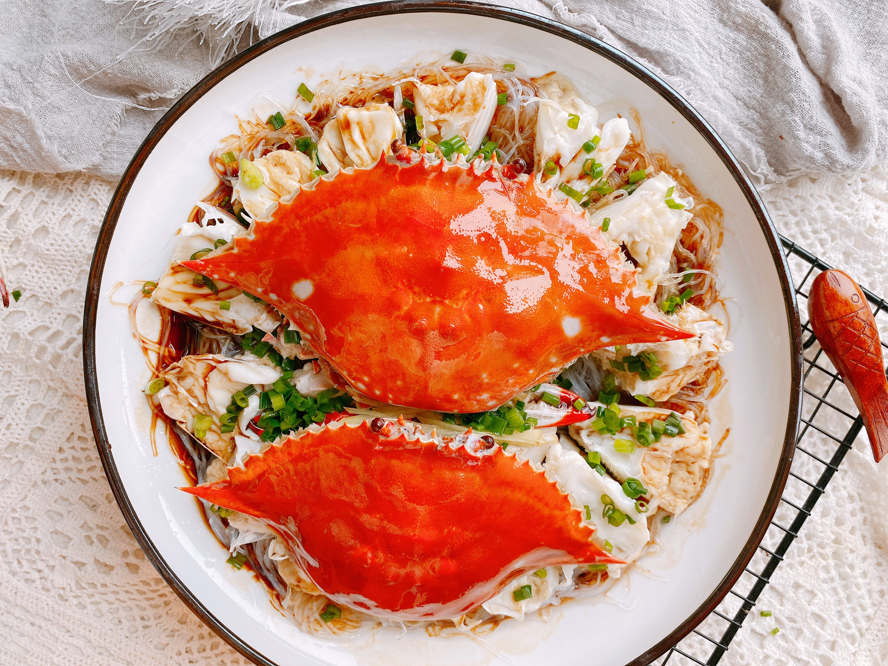 江浙沪时令菜“葱油梭子蟹”，掌握2点，肉质细嫩，鲜得掉眉毛