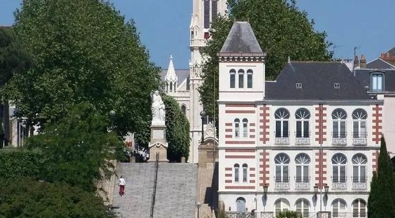 法国最新留学城市TOP10 ! 这个城市连续三年排第一，巴黎未进前三