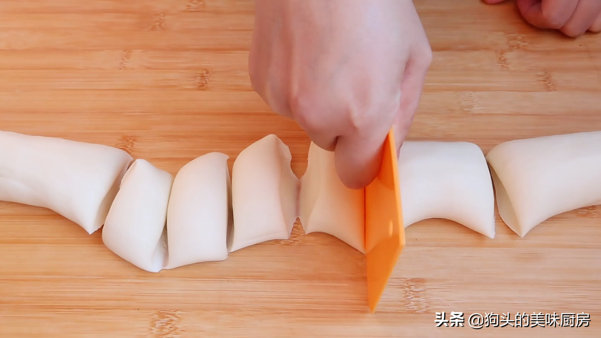 想吃酥餅不用排隊，教你在家做，不用烤箱，有鍋就行，個個酥掉渣