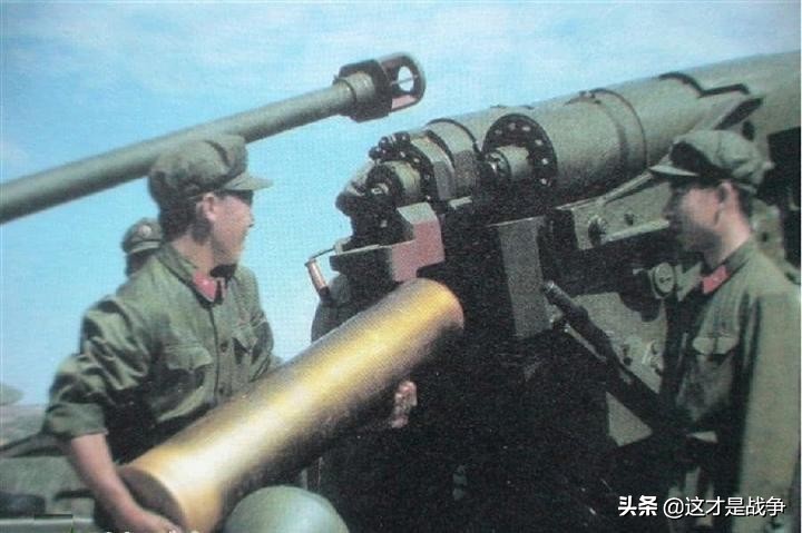解放军紧急征用地方车辆，惊动中央，军委下令：越南想打，那就打