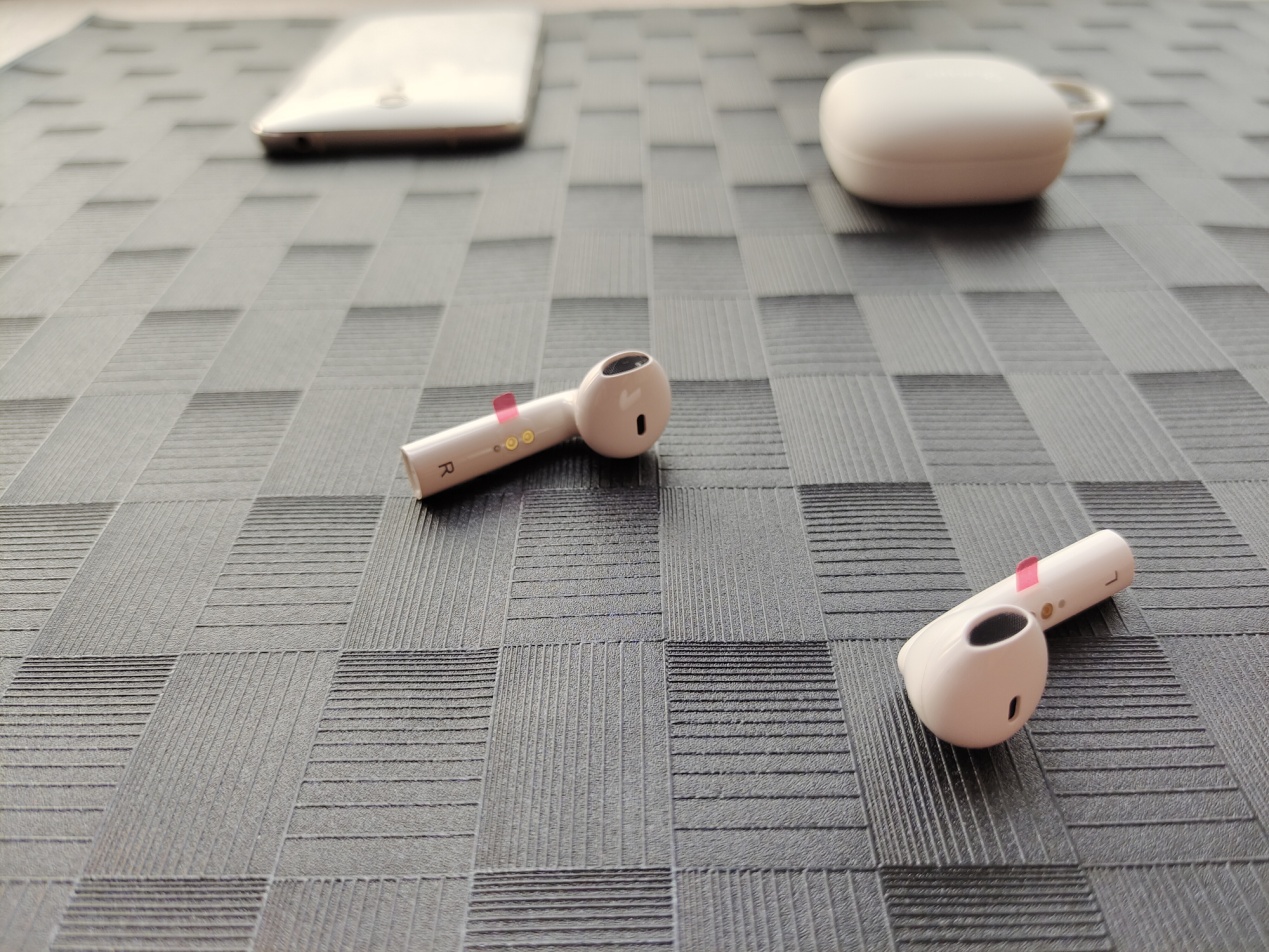 我的首款无线充电蓝牙耳机——omthing小方盒上手体验