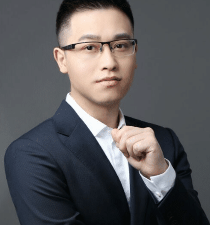 他靠一本小说走红网络，翻拍一部电视剧赚1亿，