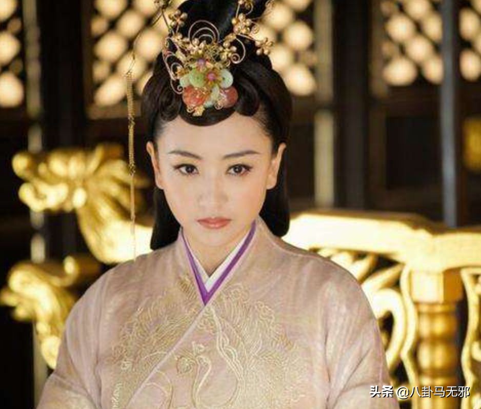 拒绝张艺谋，0绯闻让狗仔爬树，万年女二何日才能迎来“爆红