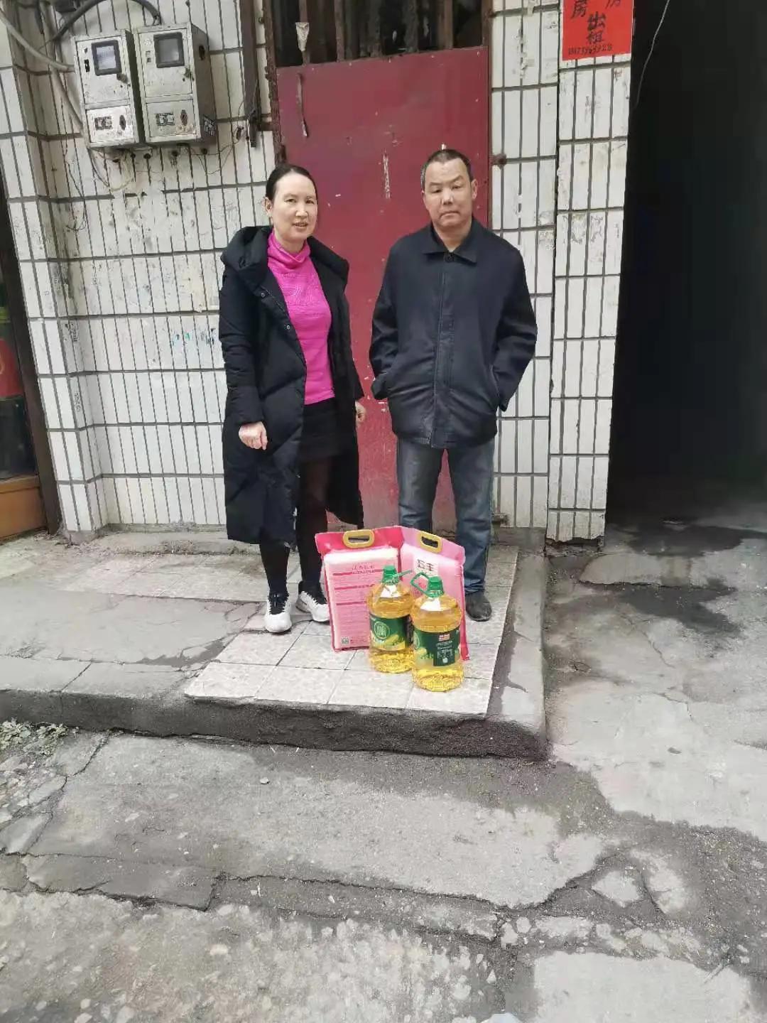 节前慰问贫困户“春风行动”暖人心