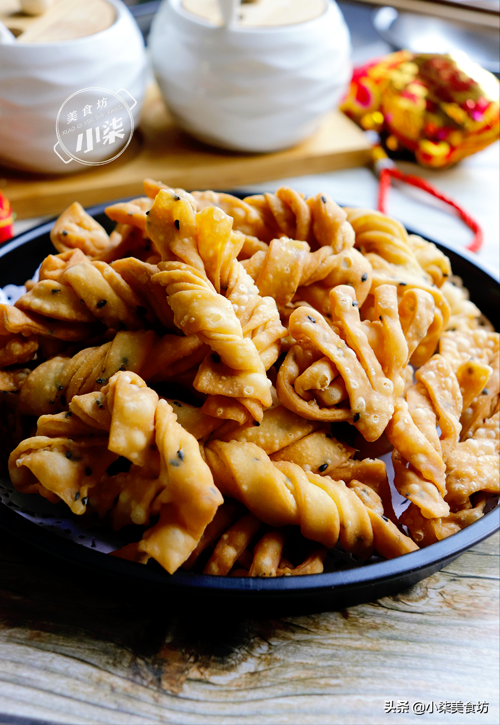 過年教你炸麻葉，學會一個和麵小技巧，一捏酥得掉渣，小時候味道