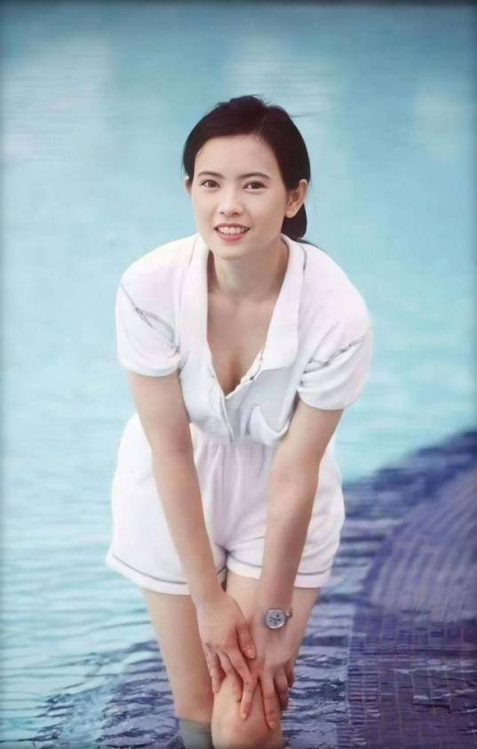 香港女神之蓝洁瑛：也许她生活中的太阳，在那个夜晚就已不再升起