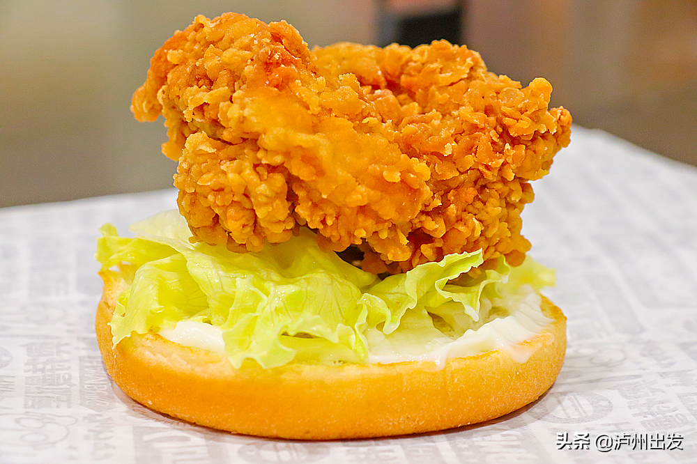 Can pull silk, can shed juice! Lu city Jing shows Aoteman thematic hamburger inn! Adjoining child is greedy cried