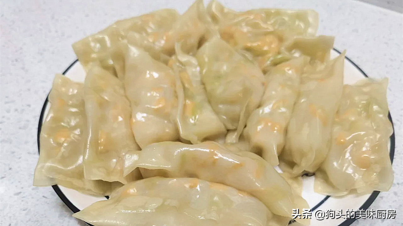 最爱素包子的这个馅，颜色翠绿不发黄，香而不腻，清淡美味吃不腻