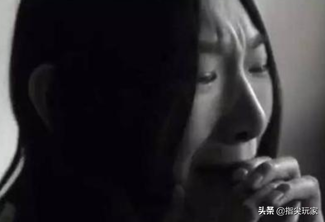她长得像男人，出道9年不温不火，后因《小女花不弃》走红