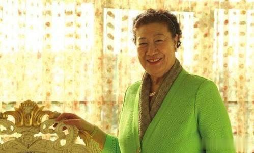 51歲才創(chuàng)業(yè)的她，賣易拉罐做到200億市值，紅牛加多寶都得靠它
