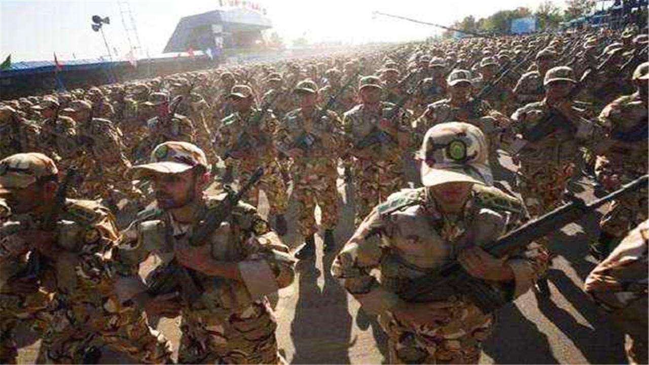 撤军果然是幌子！伊朗拿下叙边境重镇，3大劲旅杀向美军后方