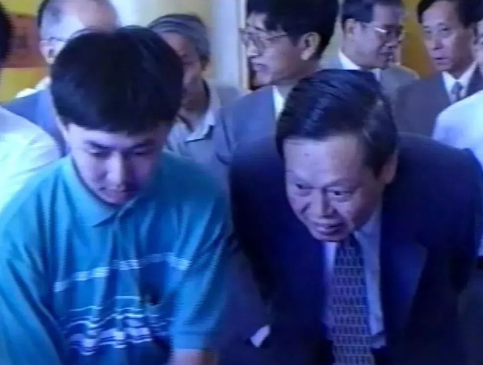 互联网“社交赌徒”的天命：创业16年，却败在了“德扑”牌桌上