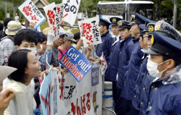 冲绳要独立，美军滚出去！冲绳街头大兴游行，日本政府如何应对？