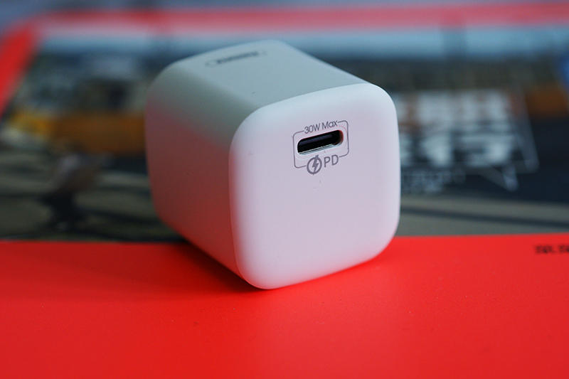 迷你便攜，充電更安全：REMAX睿量30W迷你氮化鎵充電器體驗(yàn)