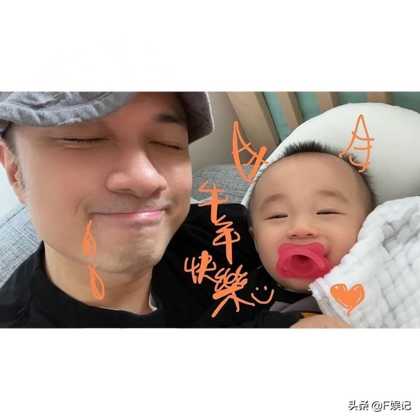 古巨基夫婦帶兒子出門郊遊兒子打扮得像小公主一樣可愛