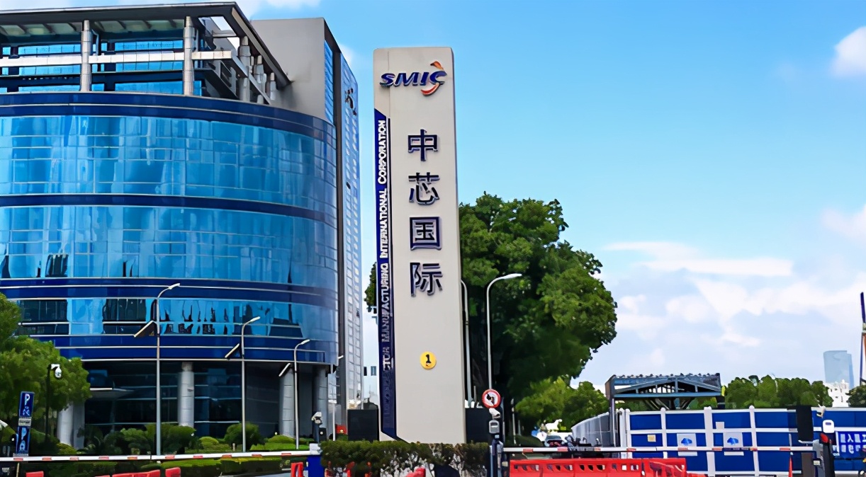 国产芯片再突破！紫光国芯攻克12nm，《华尔街日