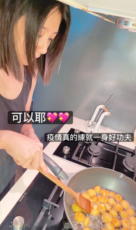 ​贾静雯晒波妞咘咘近照，俩女儿颜值愈发出众，已提前定好小女婿