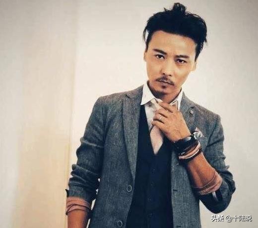 “胡子一刮，人设崩塌”的男星，张涵予不算什