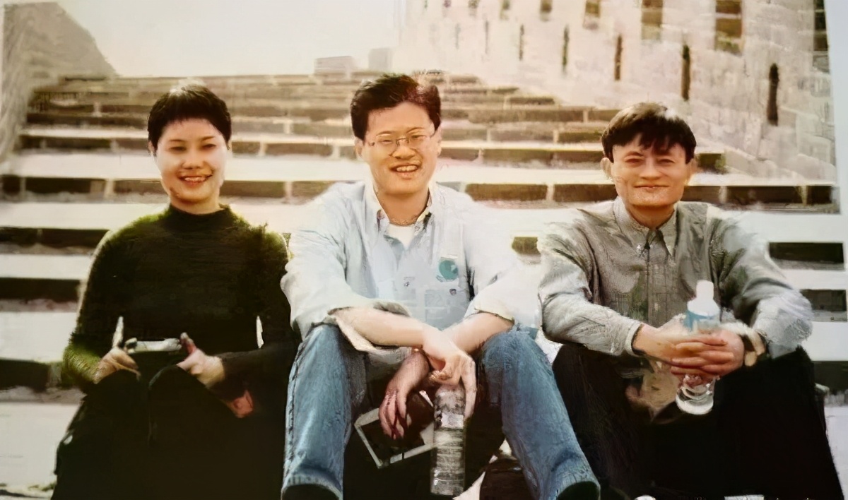 阿里巴巴隐形金字塔：10万人深陷职级体系裹挟的结构力