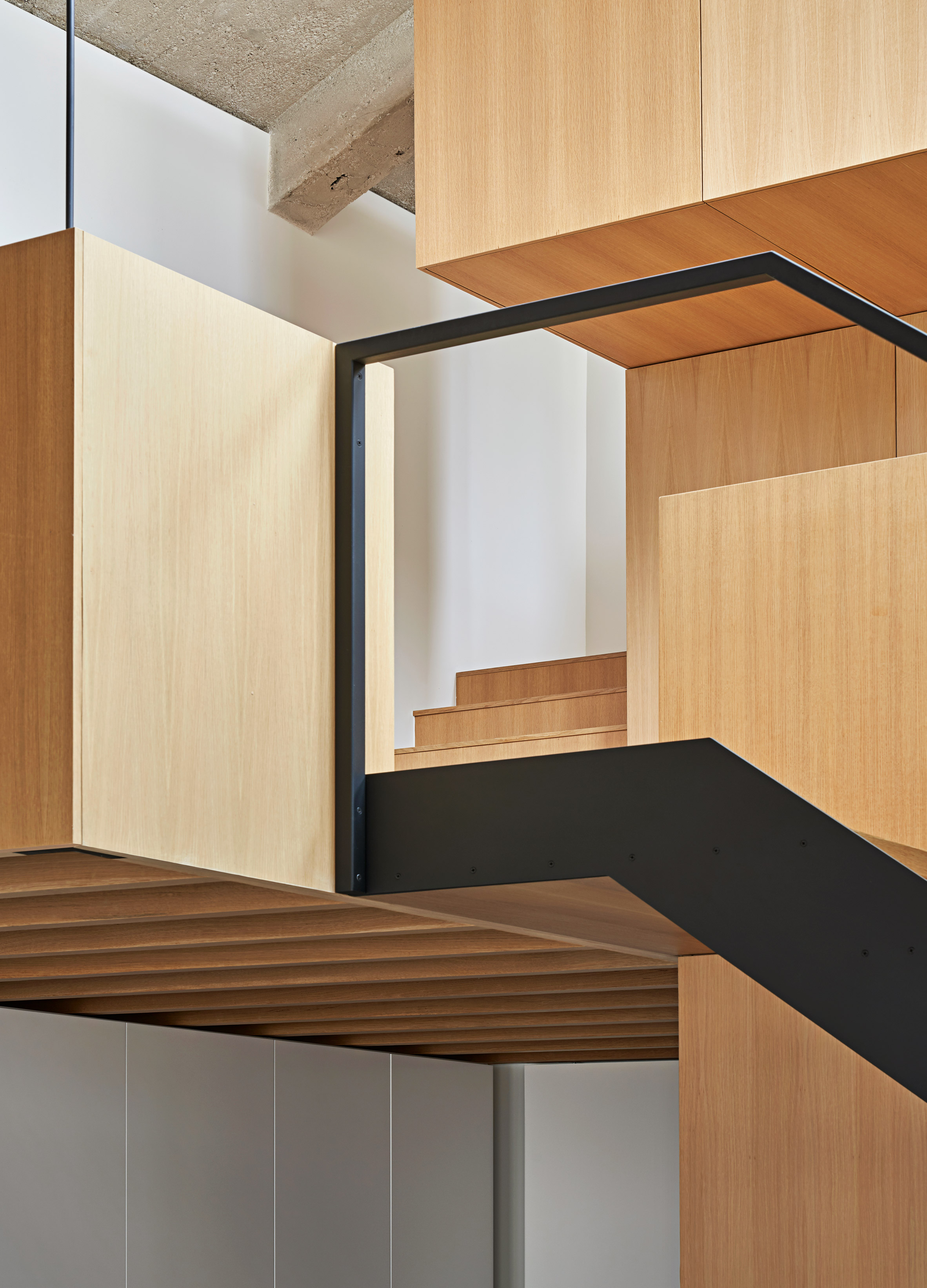 209m²工业风公寓，双层LOFT体量交错好似垂直园林