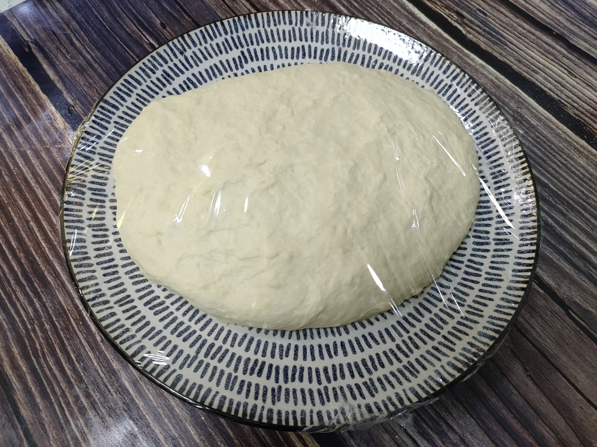 炸油條想要蓬鬆酥脆，有人加雞蛋、有人加酵母粉，其實都不正確