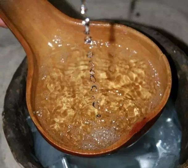 你知道浓香型白酒分三大派吗？三大派你爱喝哪一派呢？