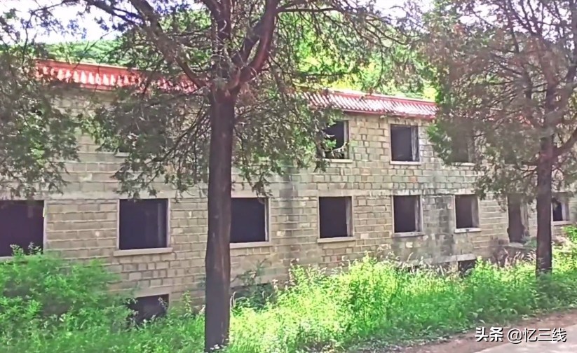 甘肃废弃的军工厂，处在深山密林之中，虽已破