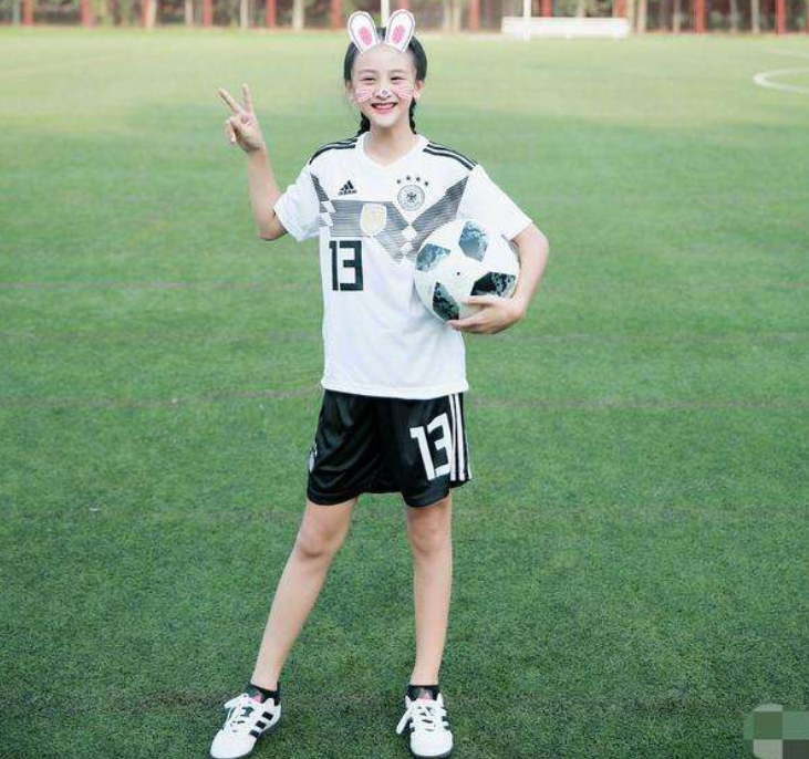 有种“暴风式”成长叫森碟，一不留神身高就很惊人，妈妈饮食有功