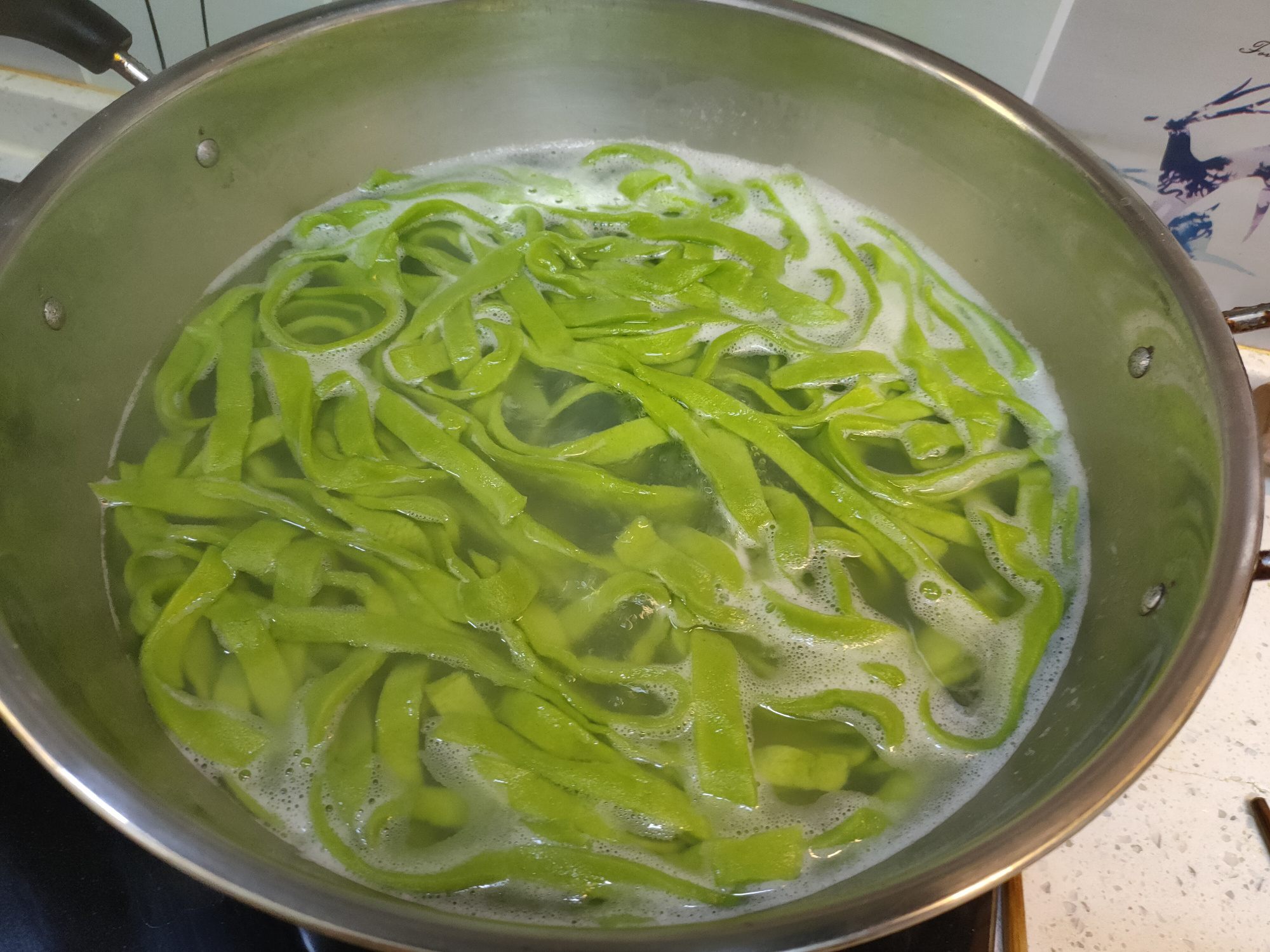 到了夏天就馋这碗面，不用炒不凉拌，劲道爽滑，香辣开胃真解馋