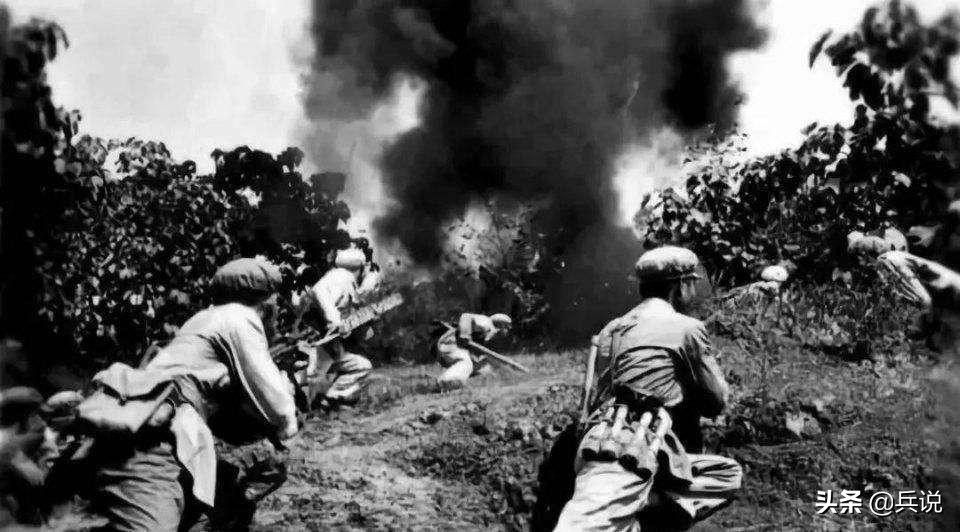 美军朝上甘岭撒尿，志愿军新兵忍不住，开第一枪，立一等功