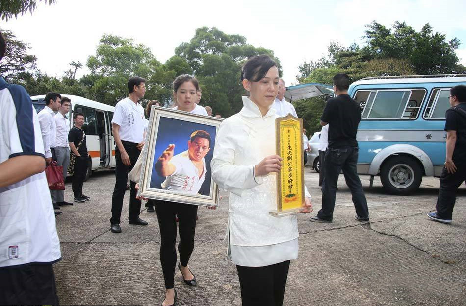 凄涼的劉家班：劉家良去世前原諒妻子，劉家輝在病床上掙扎9年