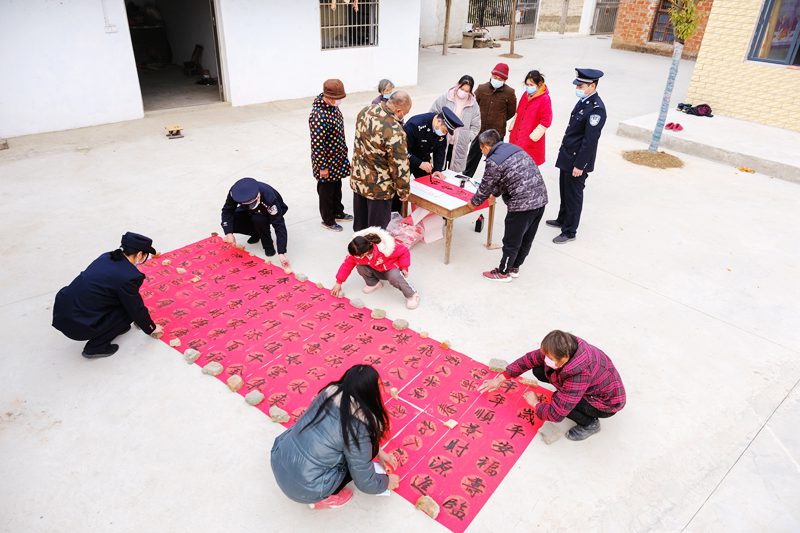 写春联 送祝福（组图）
