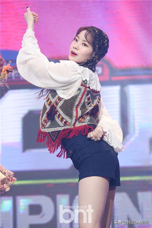 「bnt PHOTO」《冠军秀》10日现场公开 TWICE夺得本周一位