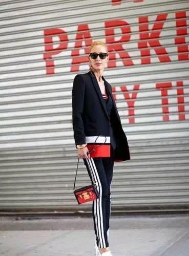 最近火了一种裤子：叫“卫裤”，遮肉显瘦又显