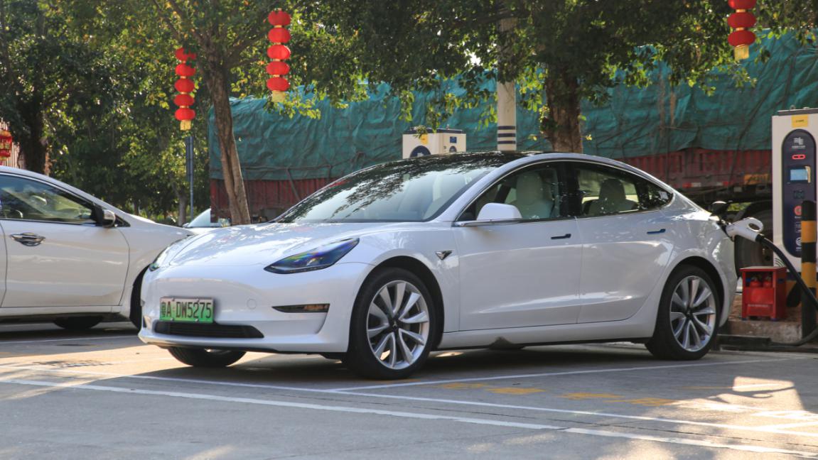 春节开特斯拉Model 3回了趟老家，我发现了这些问题