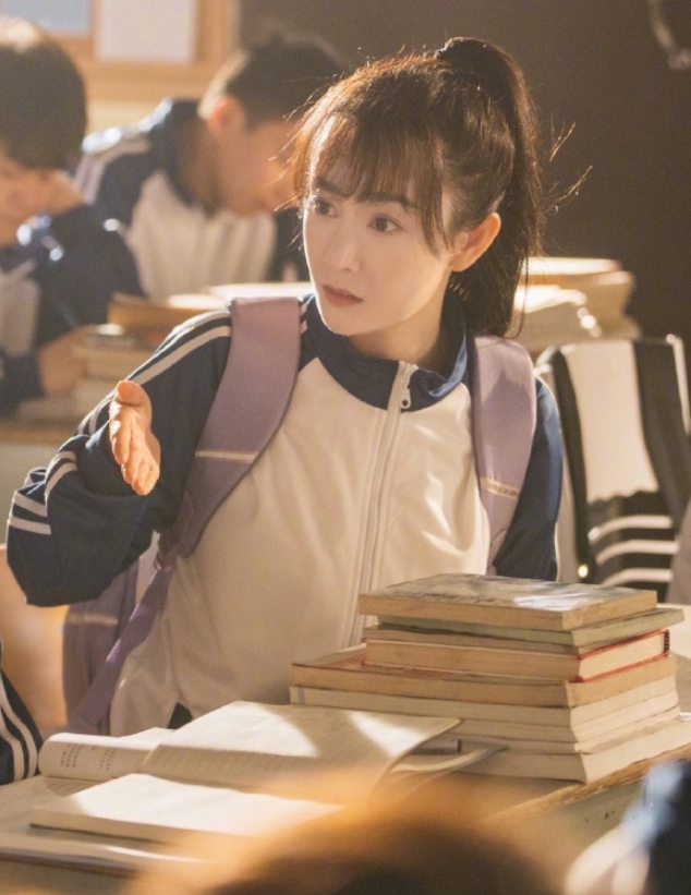 张檬“进厂重修”上瘾？取出假体脸型大变，现在网红都要比她美