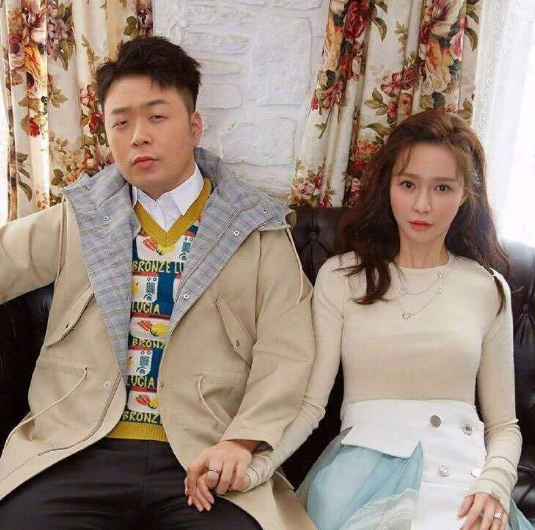 杜海涛沈梦辰在一起8年不结婚，霍思燕杜江结婚8年不办婚礼